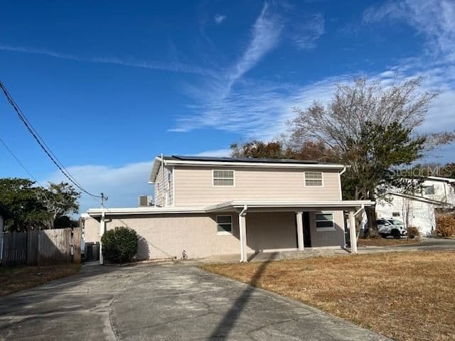 635 LAKE HOLLOWAY