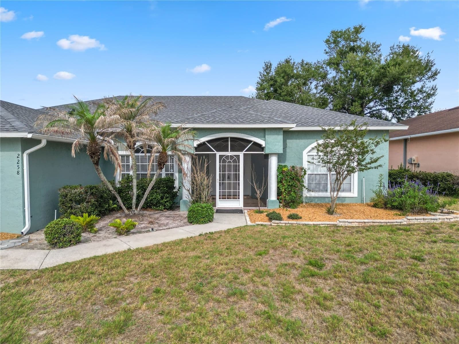 2258 COLONY CLUB