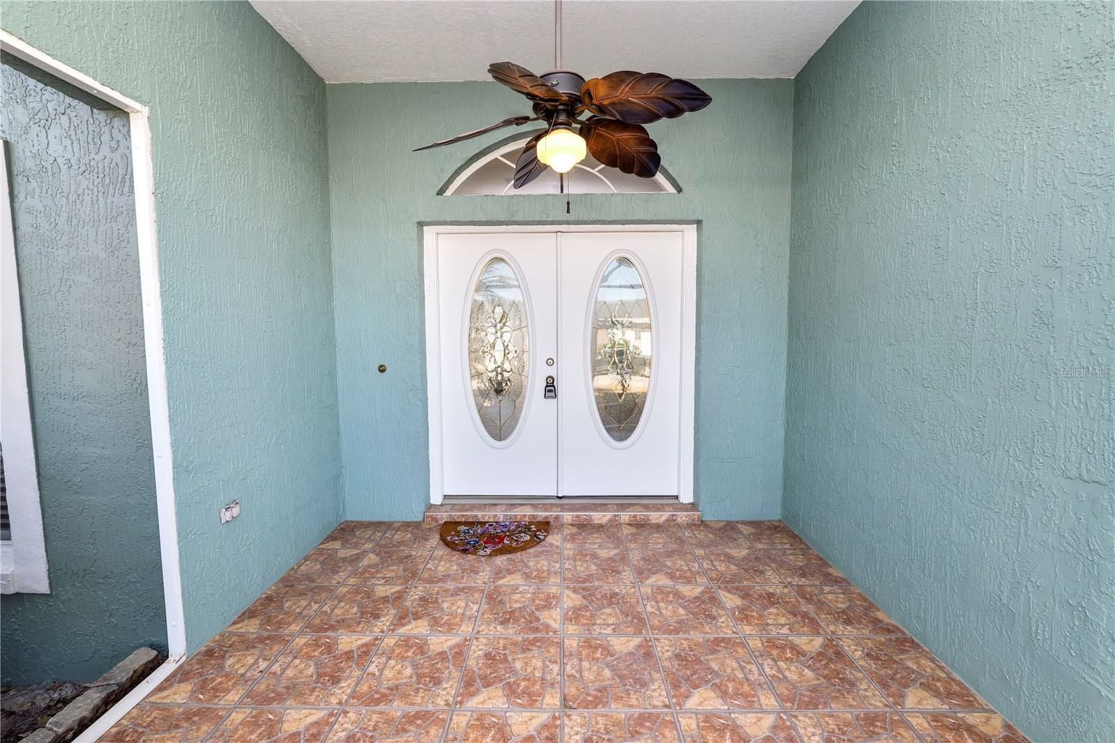 2258 COLONY CLUB