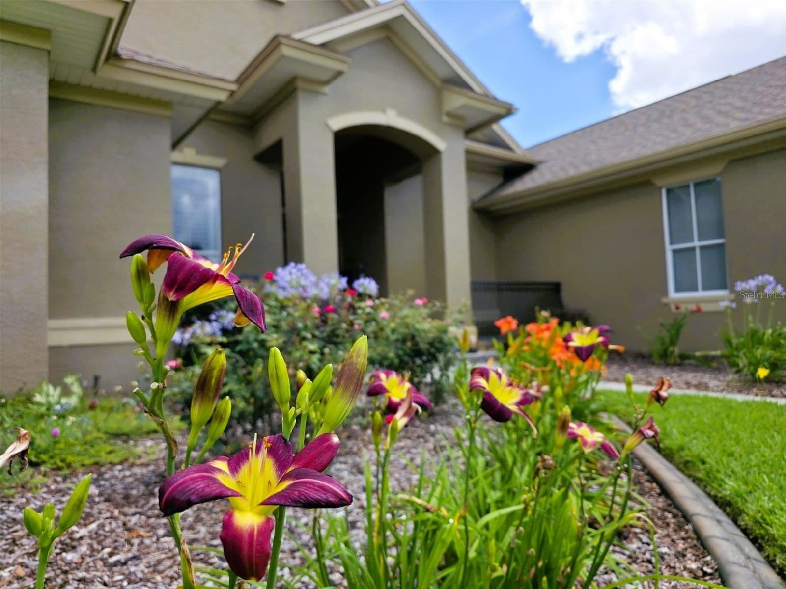 5629 HILLSIDE LANDINGS