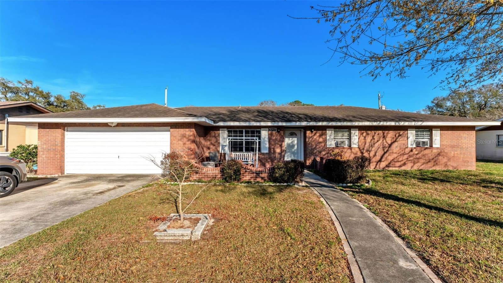 5717 LAKE GROVE