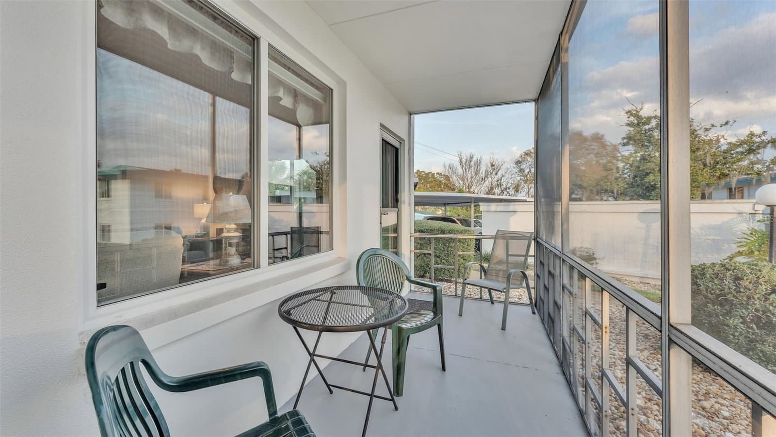 1600 LAKE PARKER