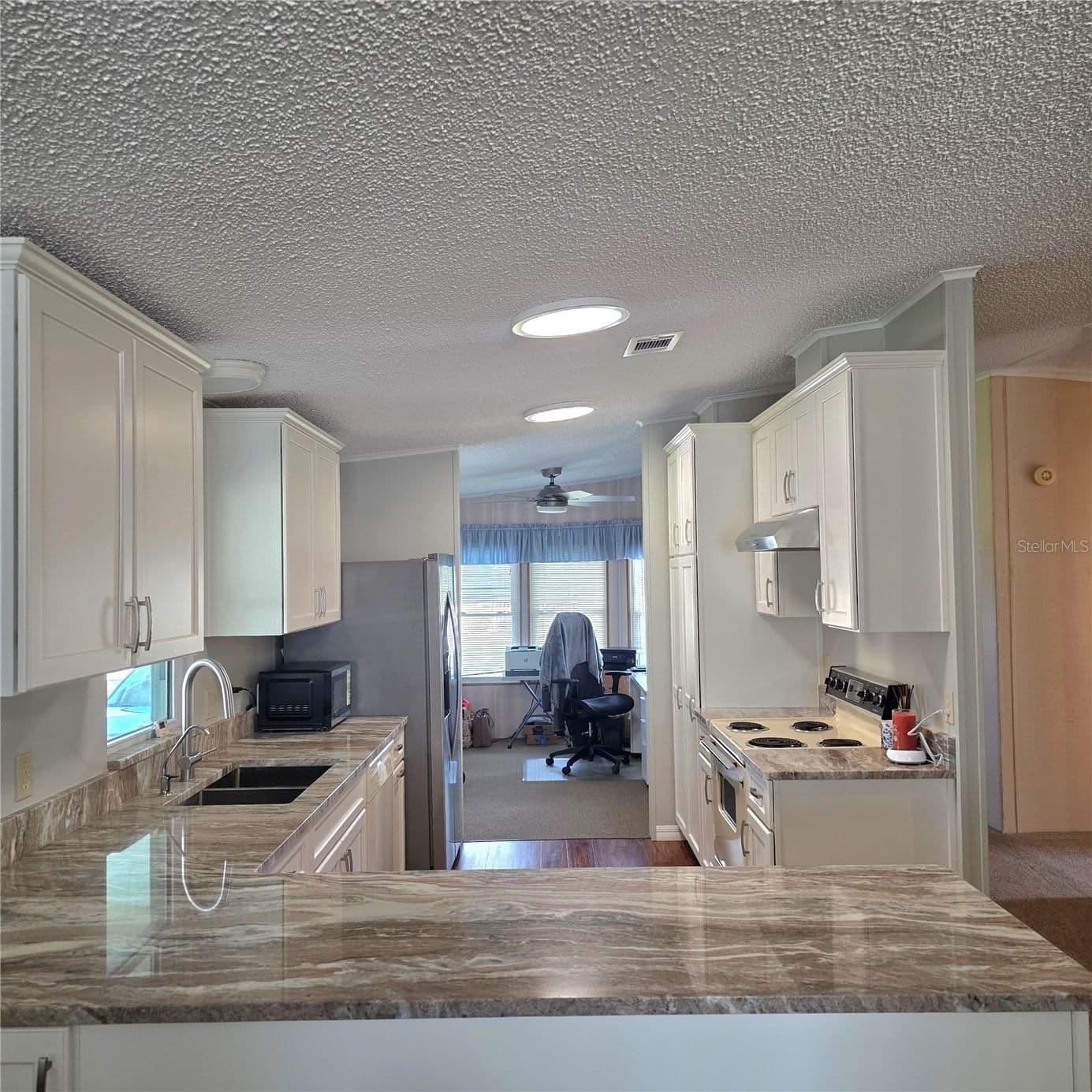 6114 GRAND OAKS