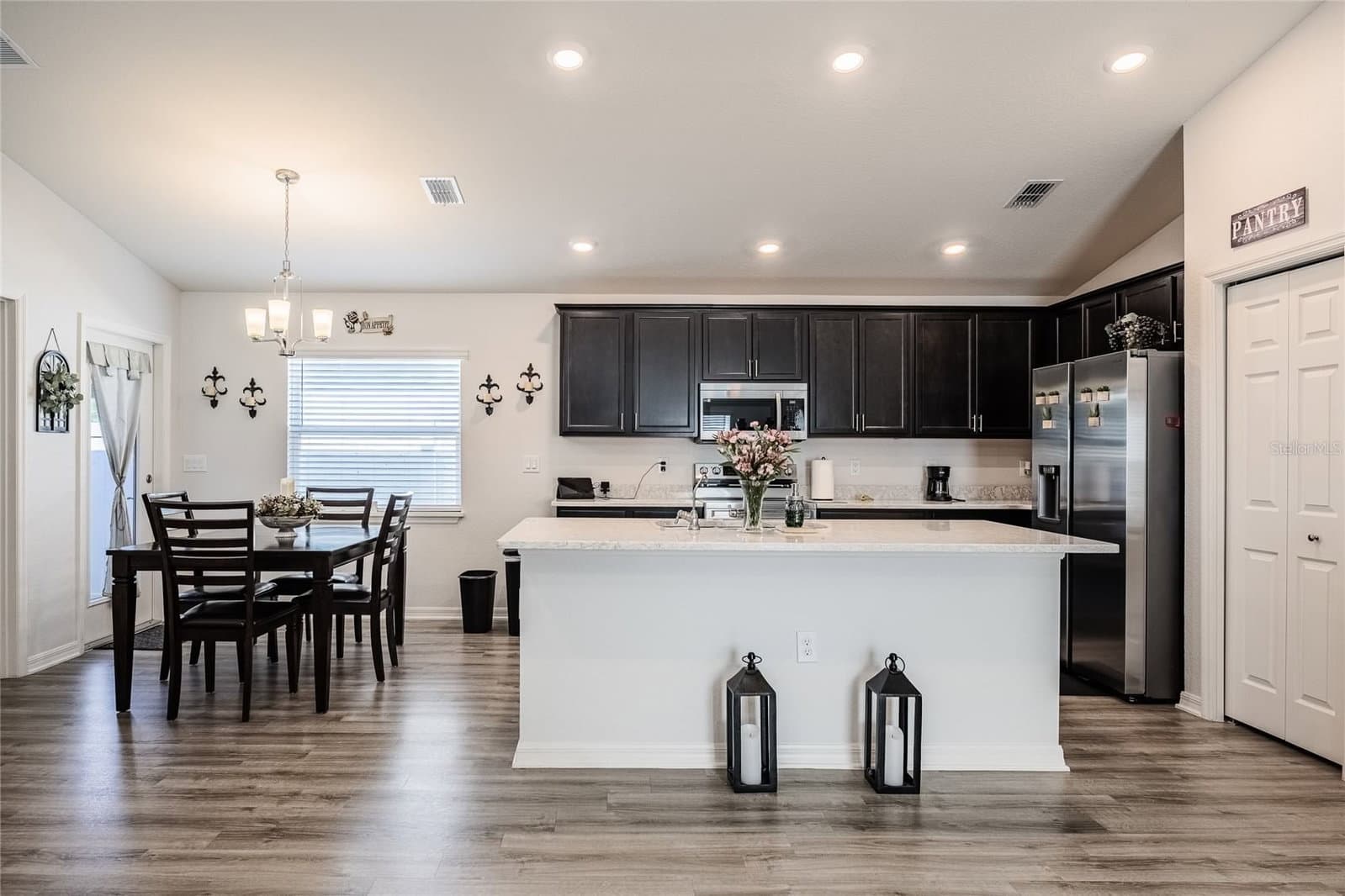 3307 COSTELLO