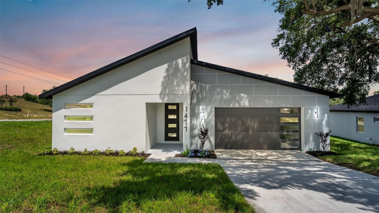 1477 HOLLY HILL