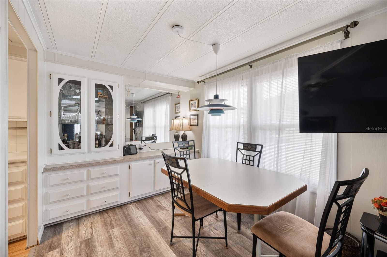 1610 REYNOLDS