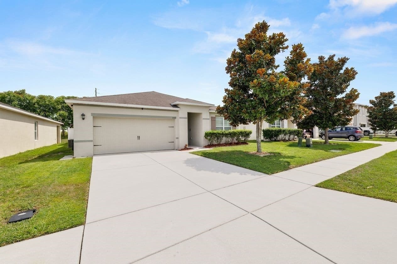 3136 COUNTRY CLUB