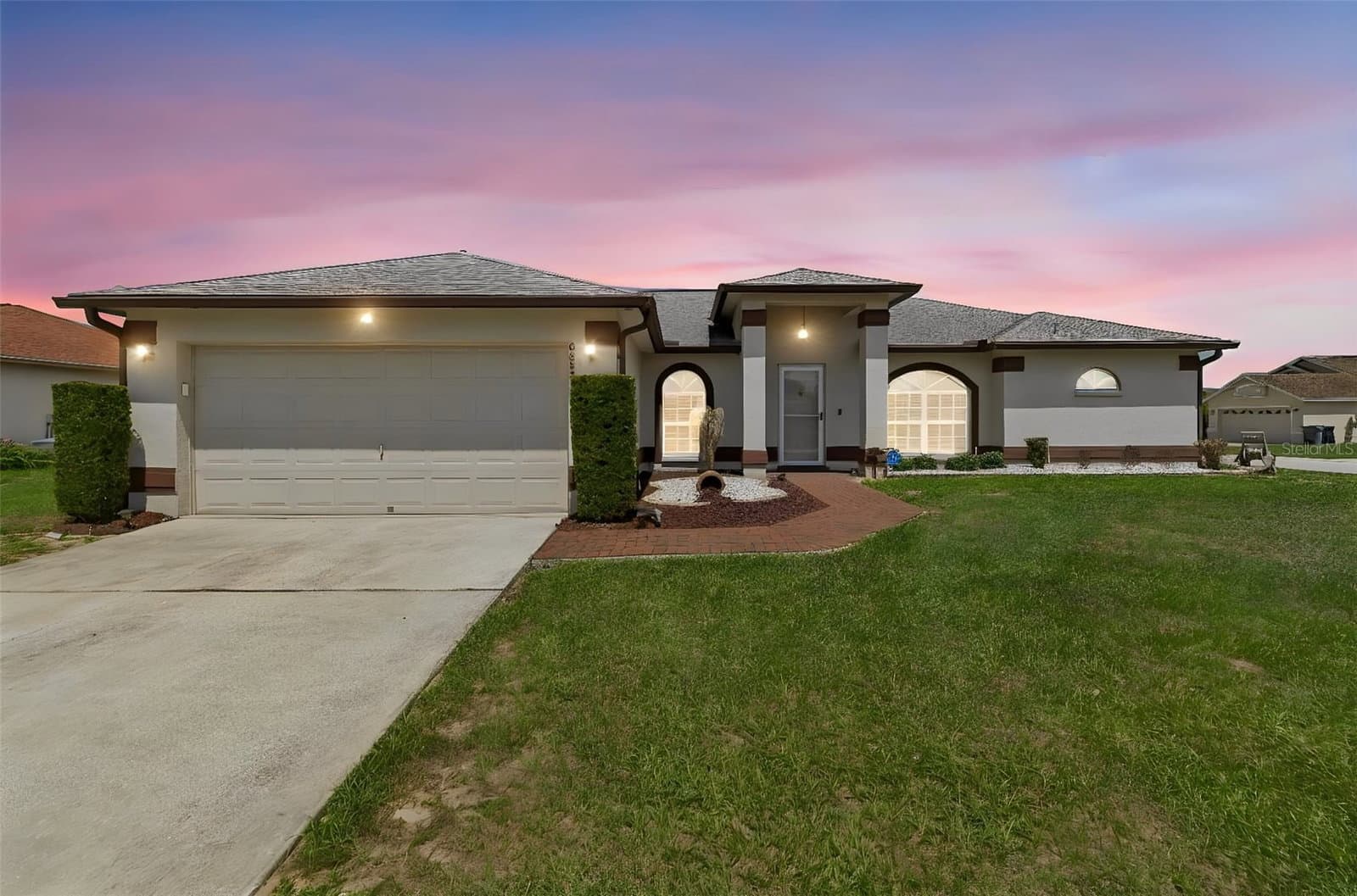 6352 PROMINENCE POINT