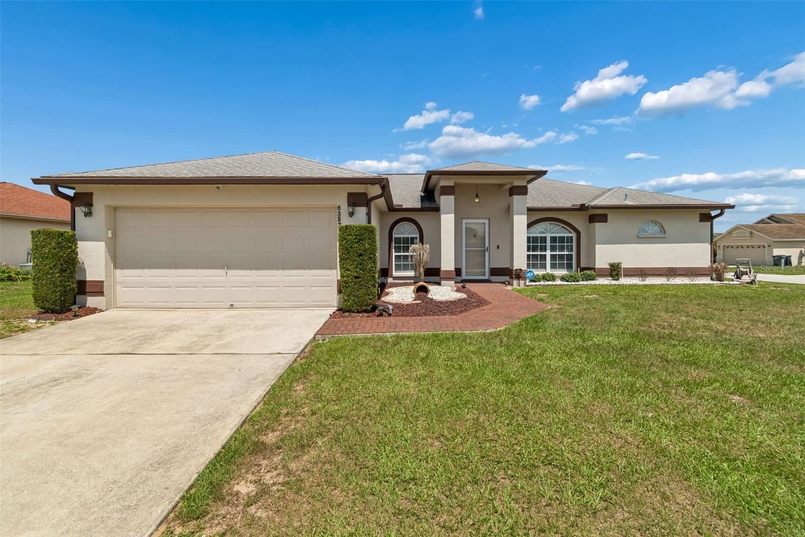 6352 PROMINENCE POINT