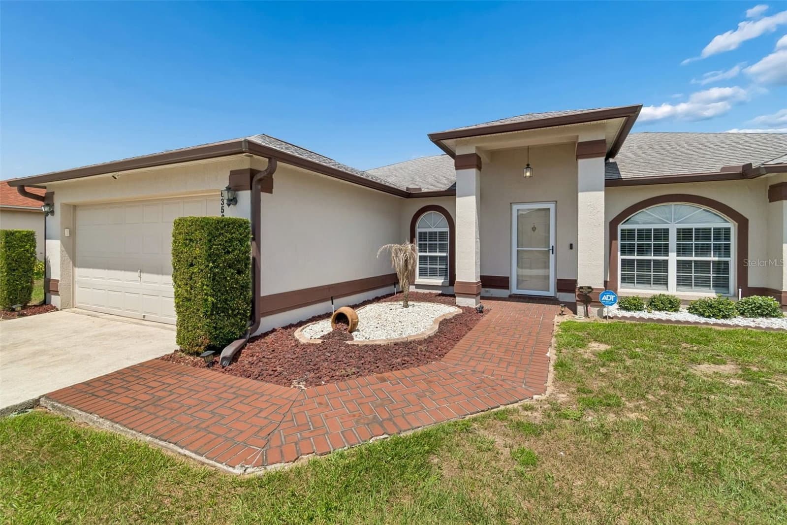 6352 PROMINENCE POINT