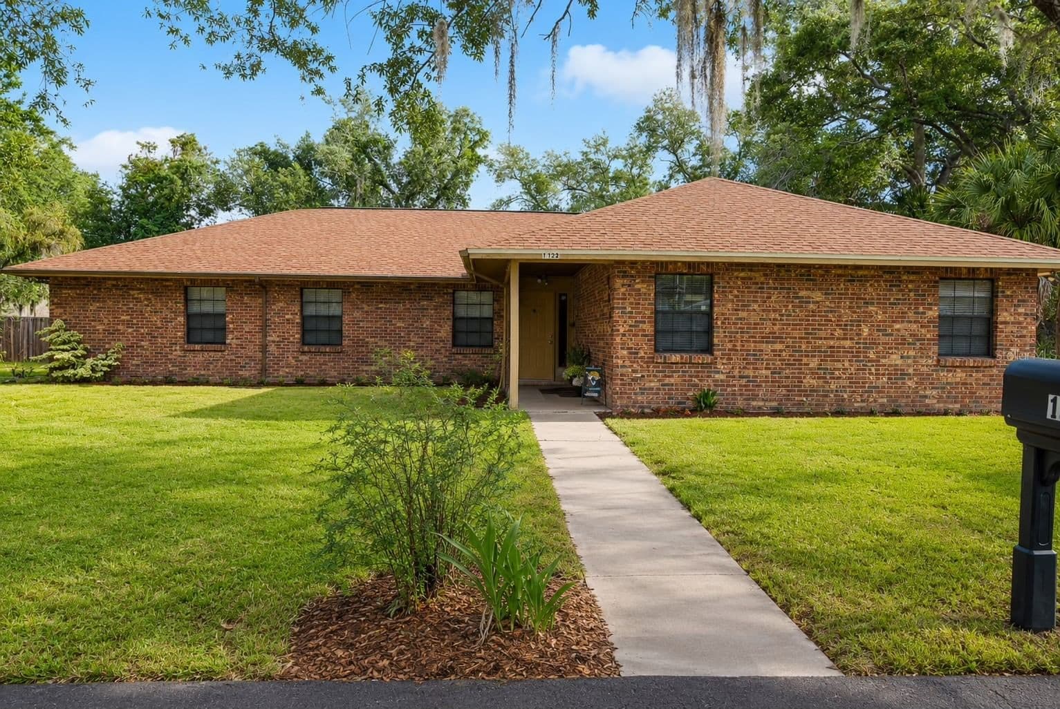 1022 LAMPLIGHTER