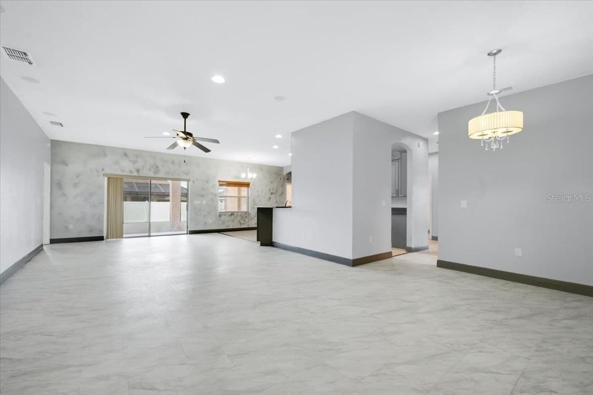2850 SHELDON