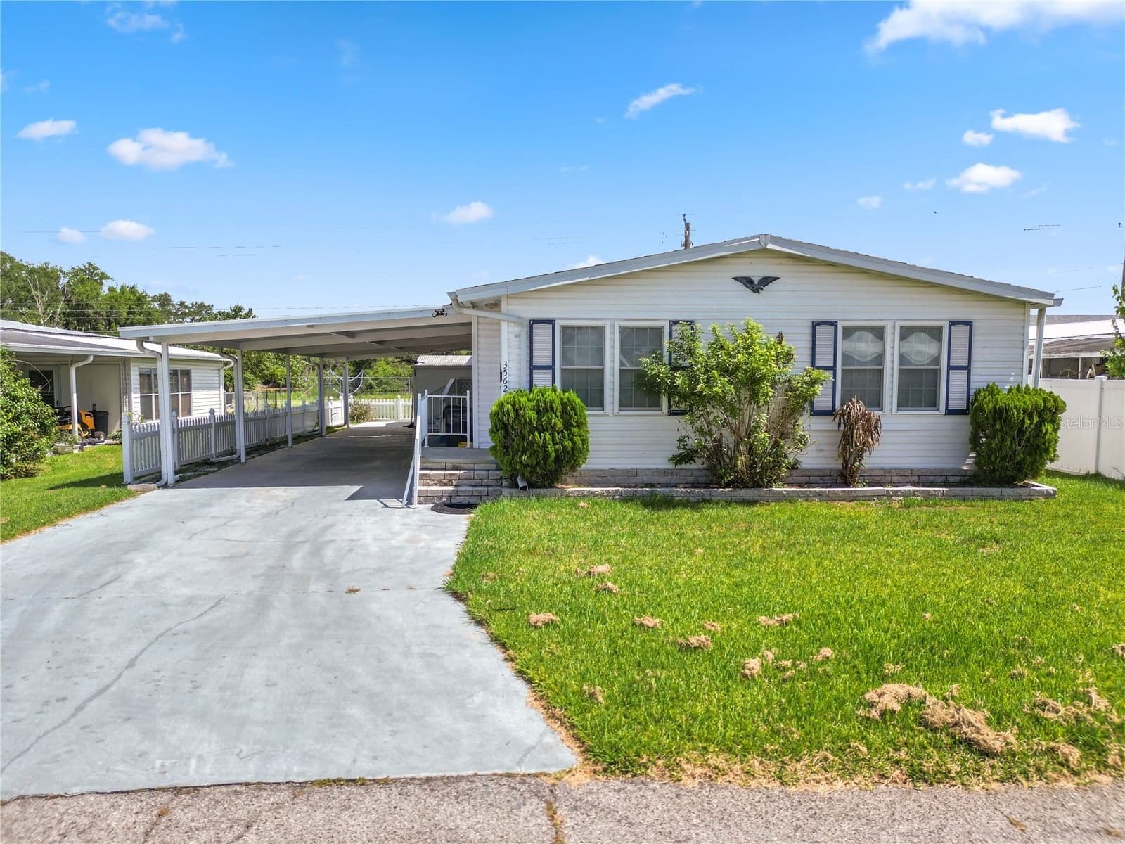 3562 LAZY LAKE