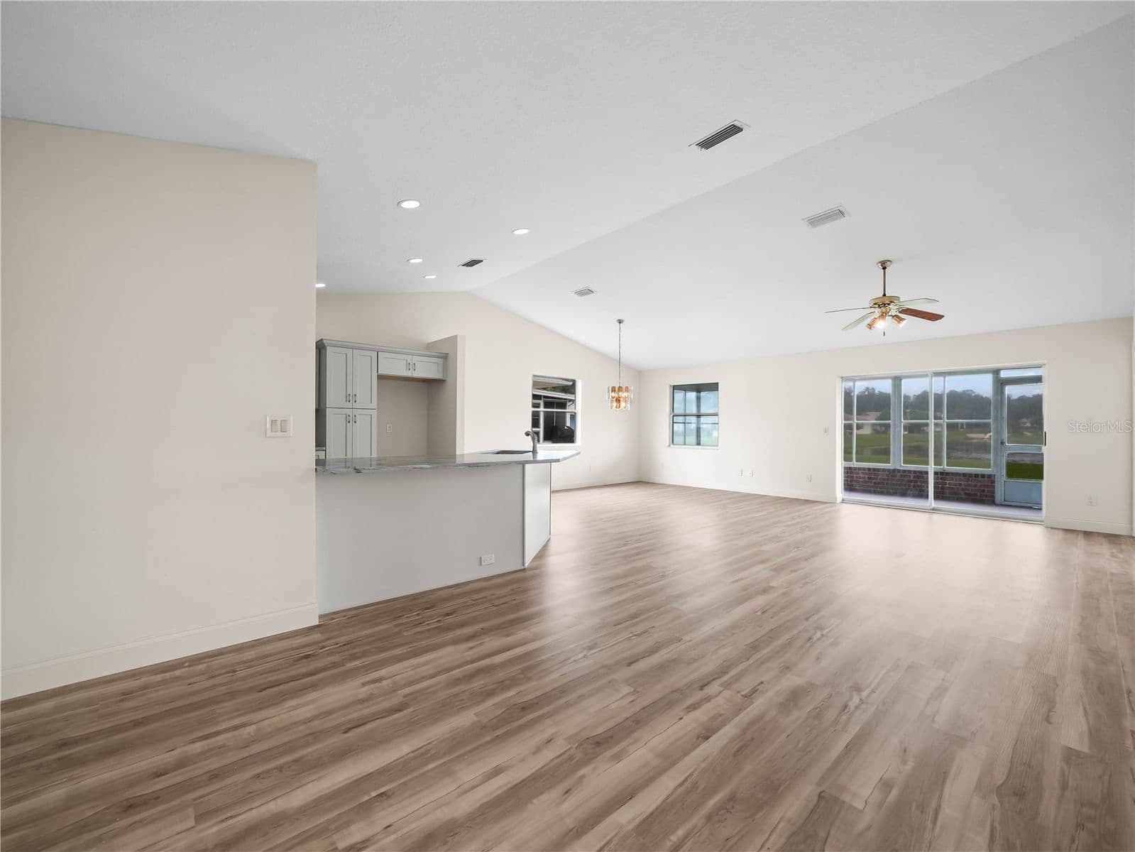6341 SILVER LAKES