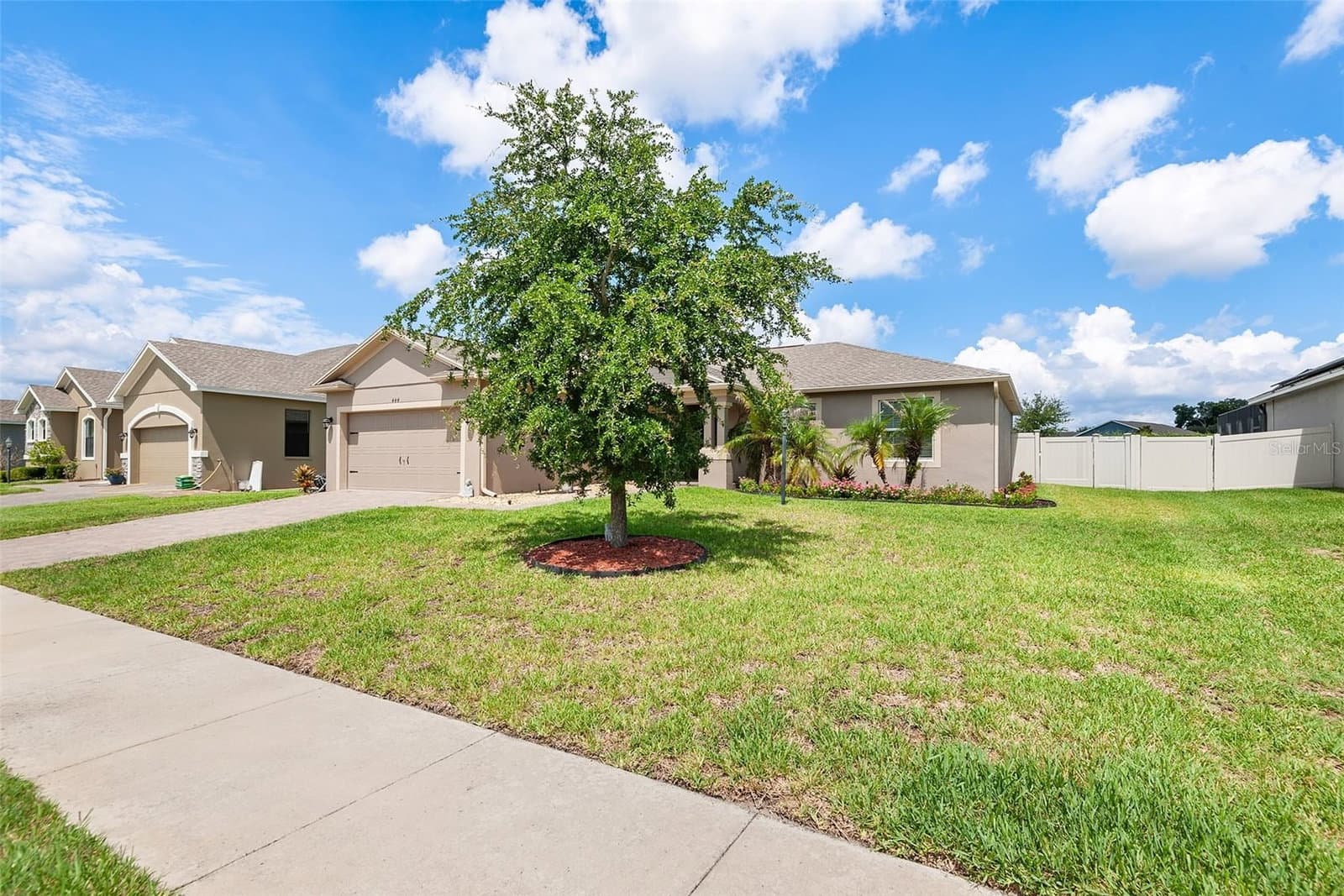 444 LAKE VIEW