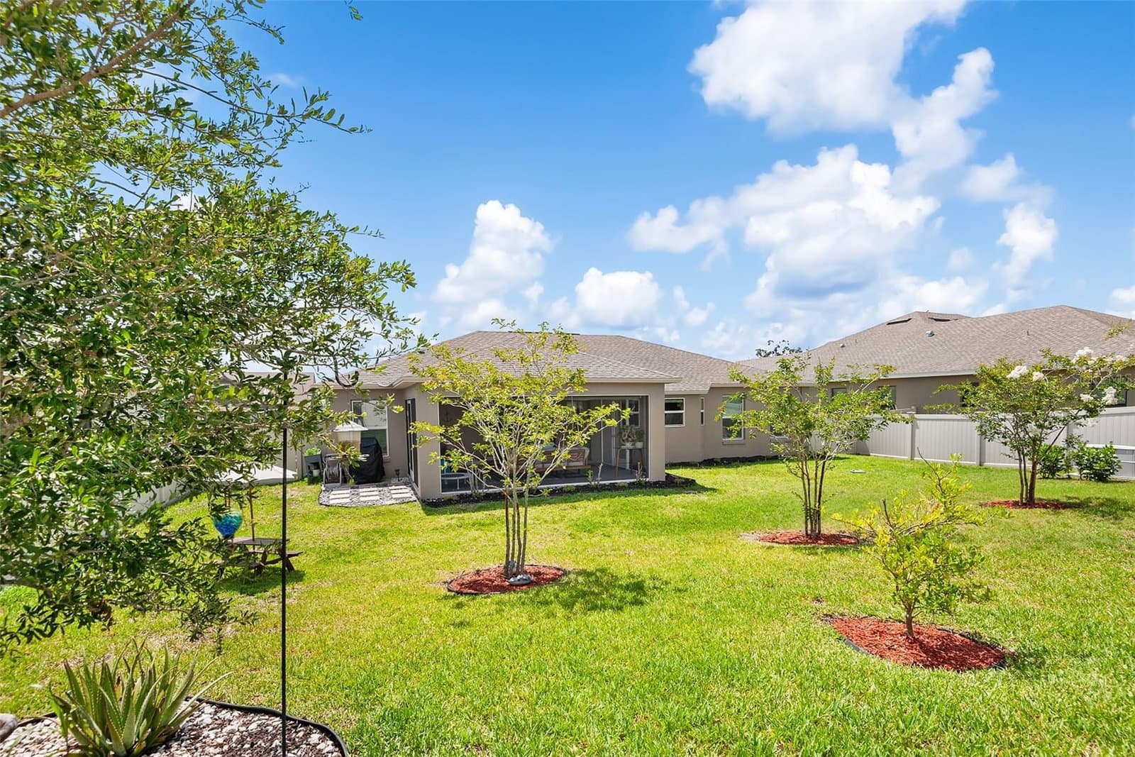 444 LAKE VIEW