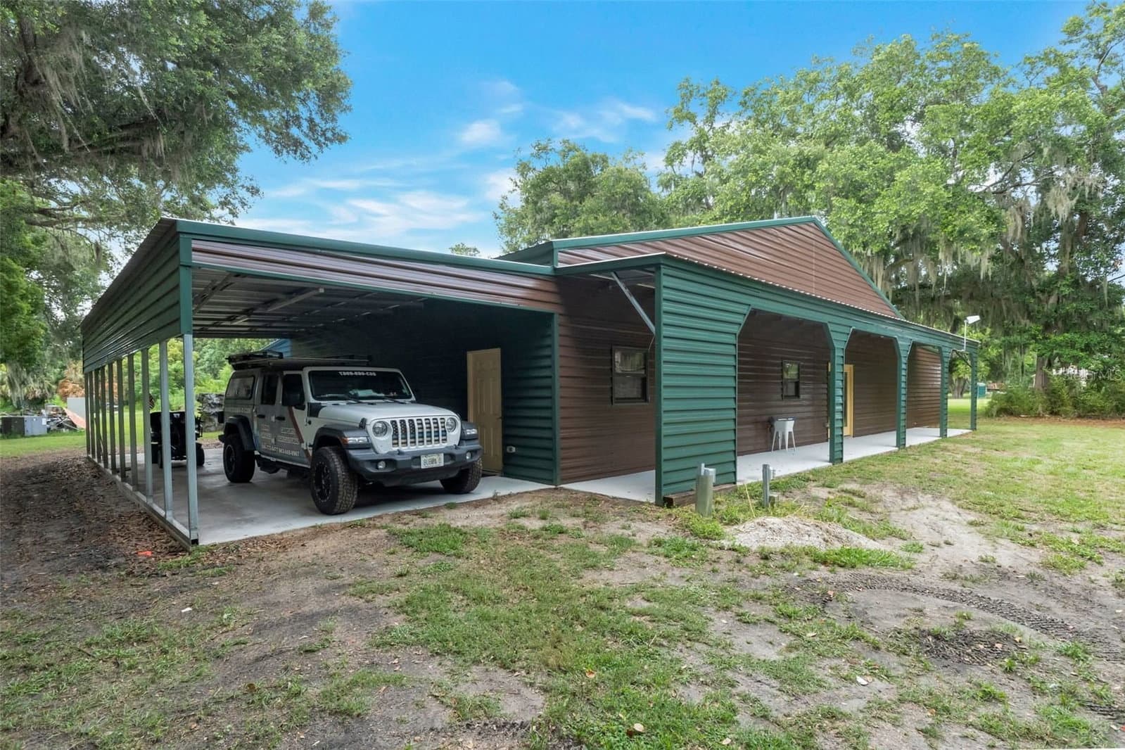 2102 OLD POLK CITY