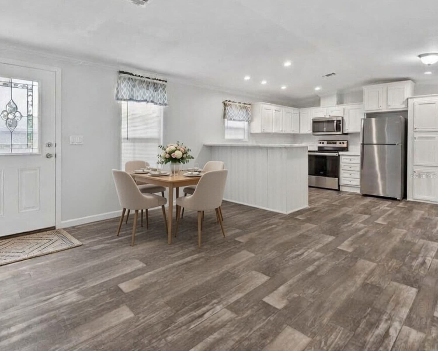 3035 CRYSTAL HILLS
