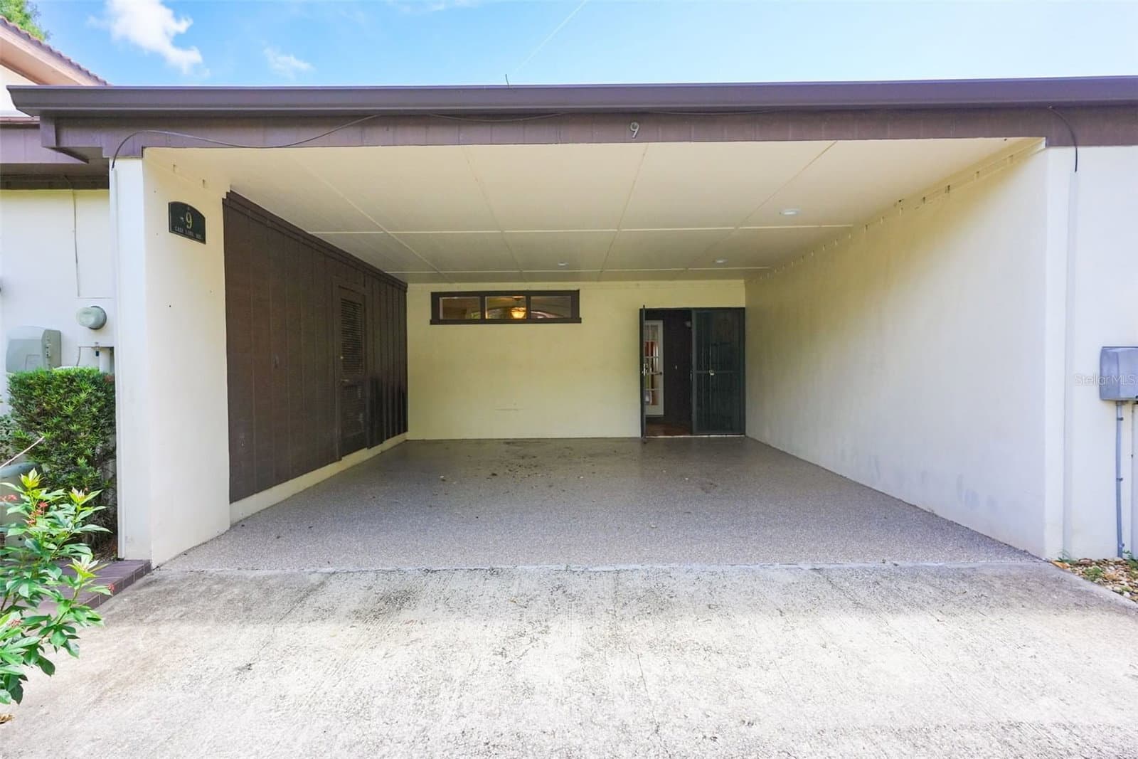9 CASA LOMA