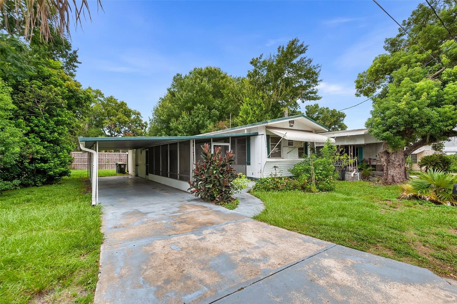 114 LAKESIDE DR, Auburndale, FL