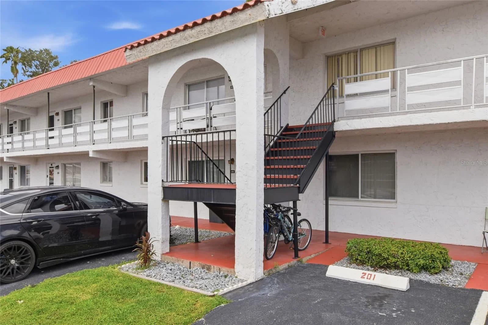1100 MARTINIQUE Drive #203