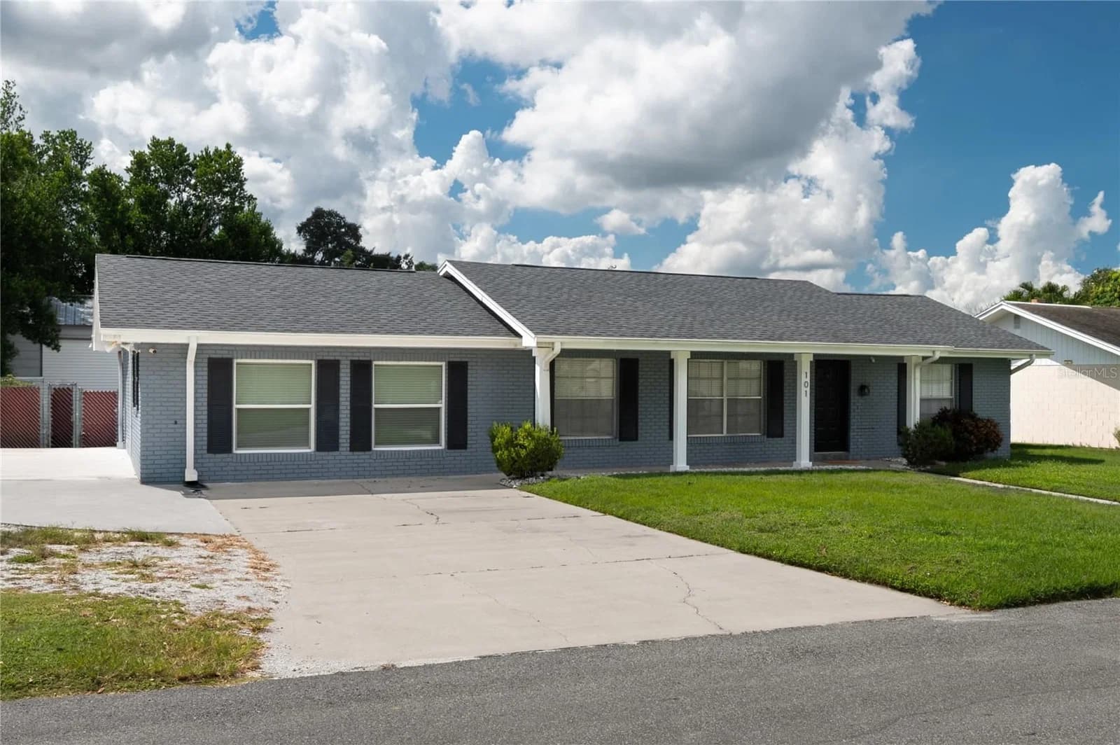 101 SANDBURG Lane