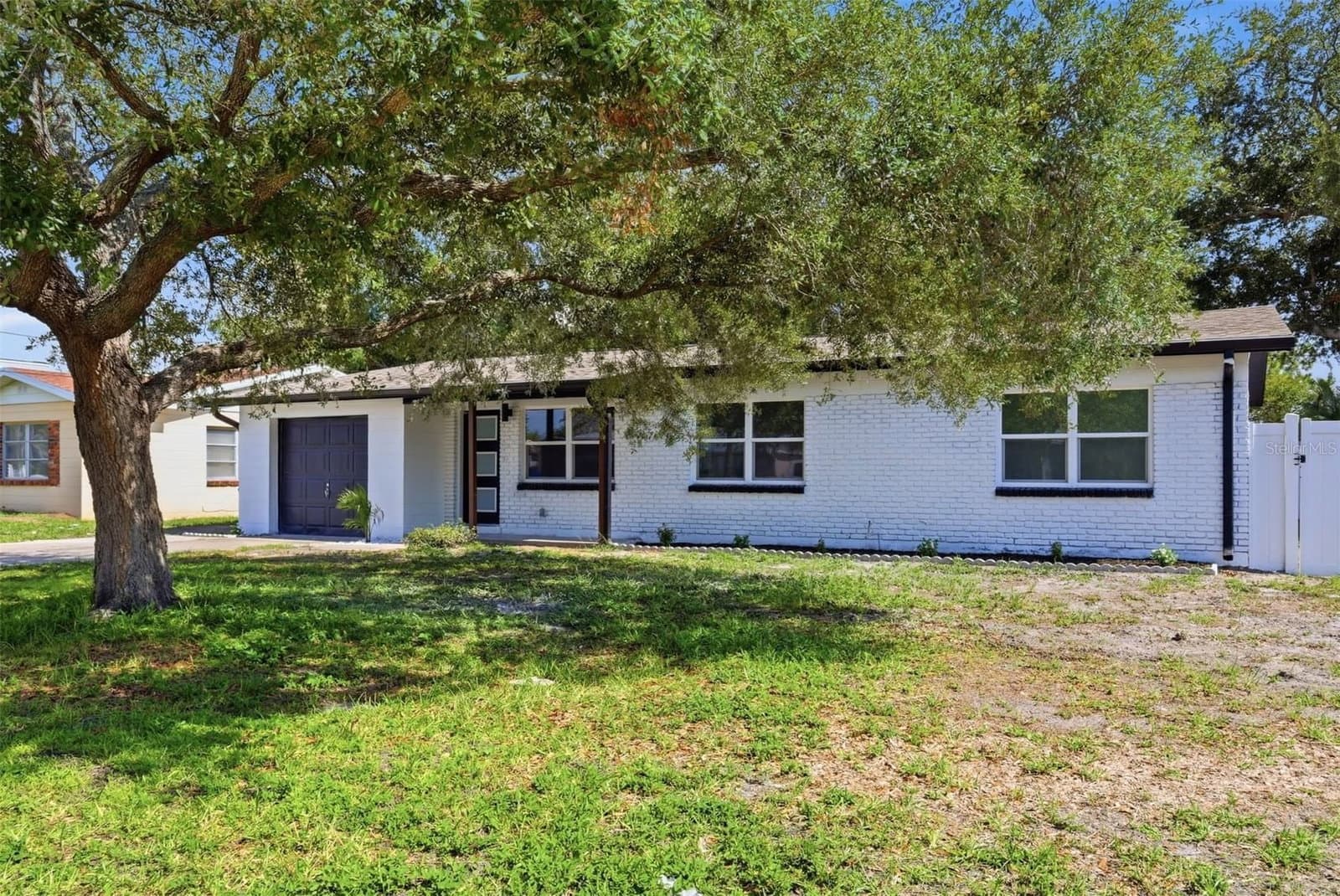 4420 BAY COURT