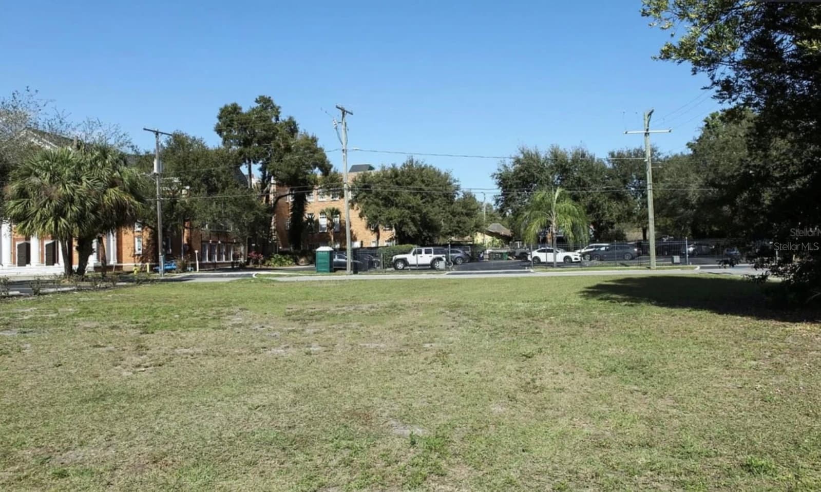 2010 N LAMAR AVE