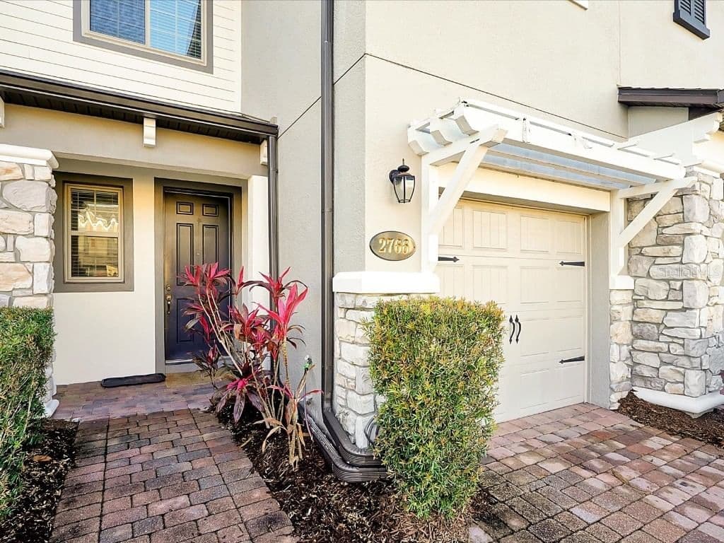2766 WHITE ISLE
