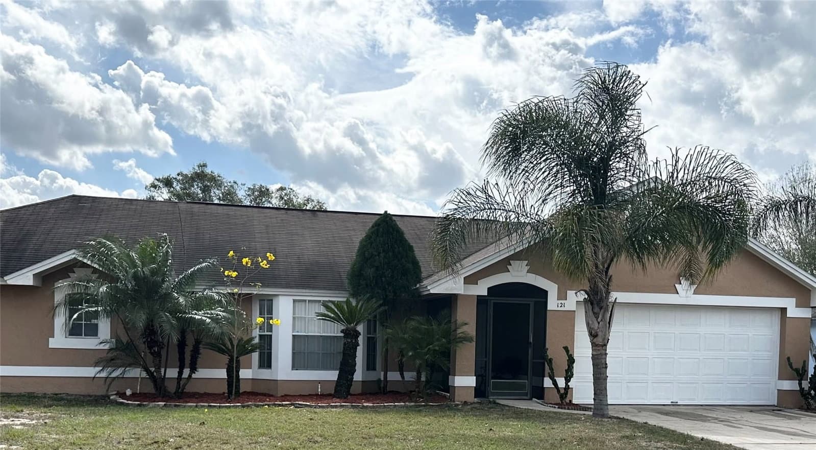 121 LOMA BONITA