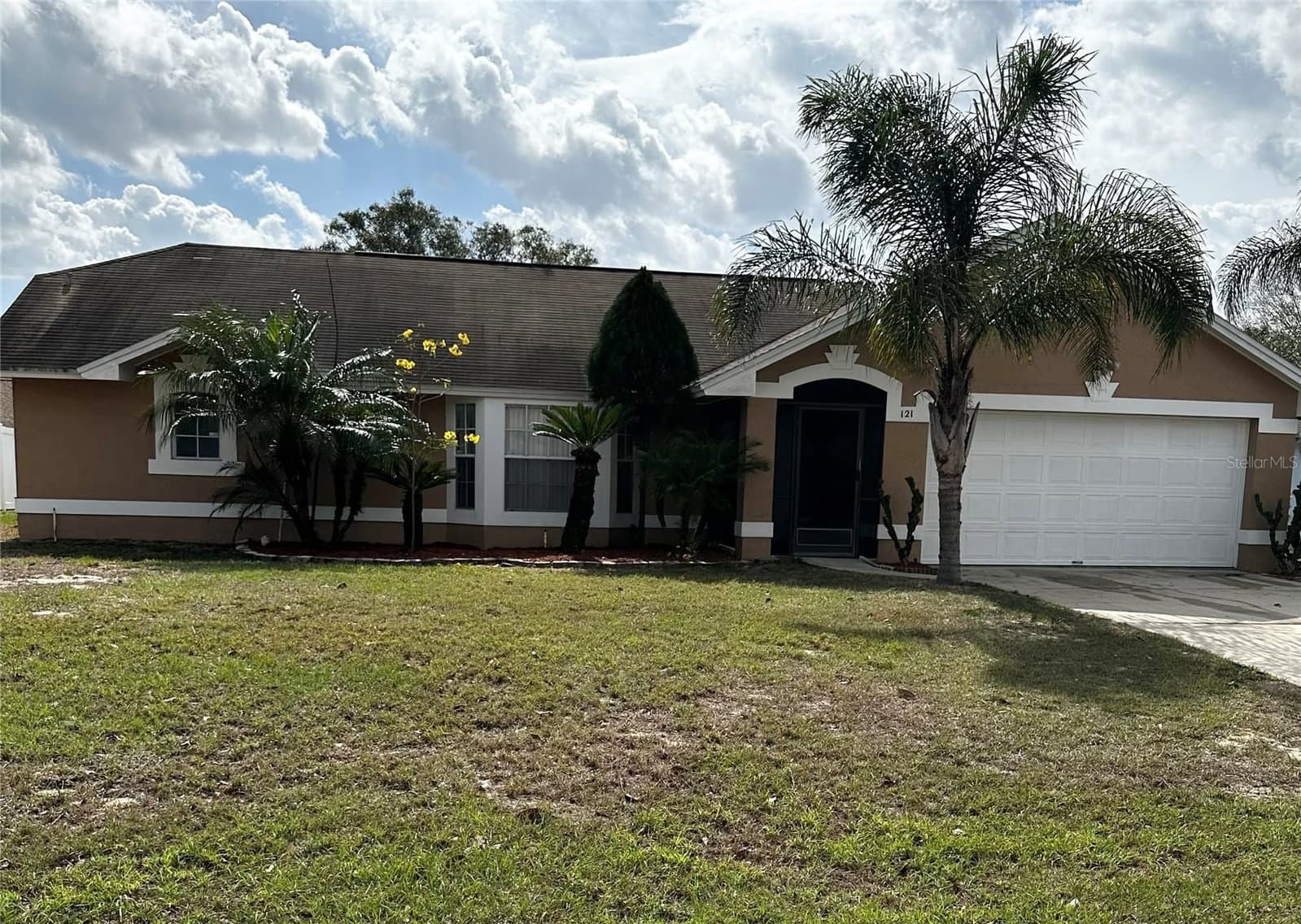 121 LOMA BONITA