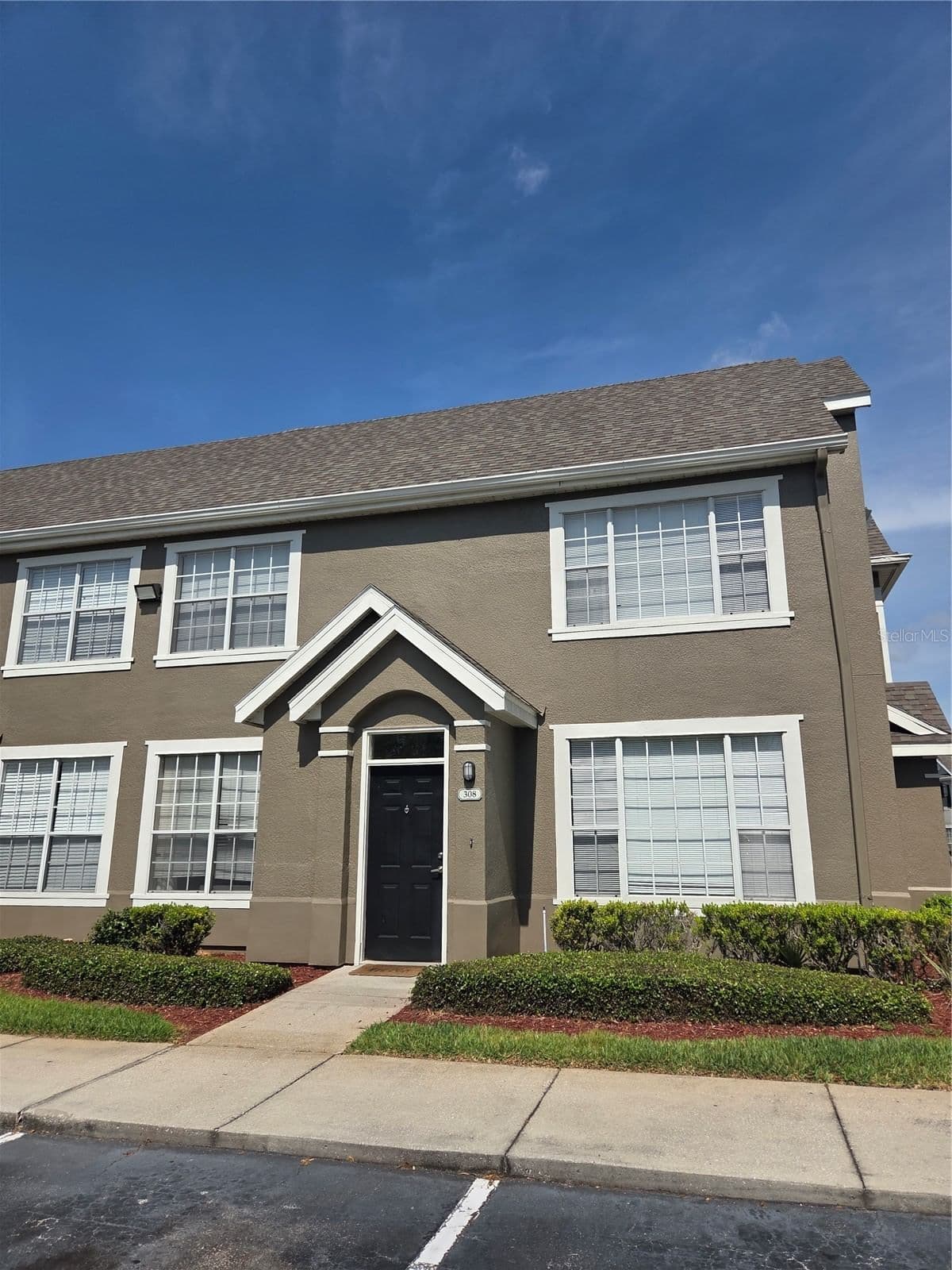 9141 LEE VISTA