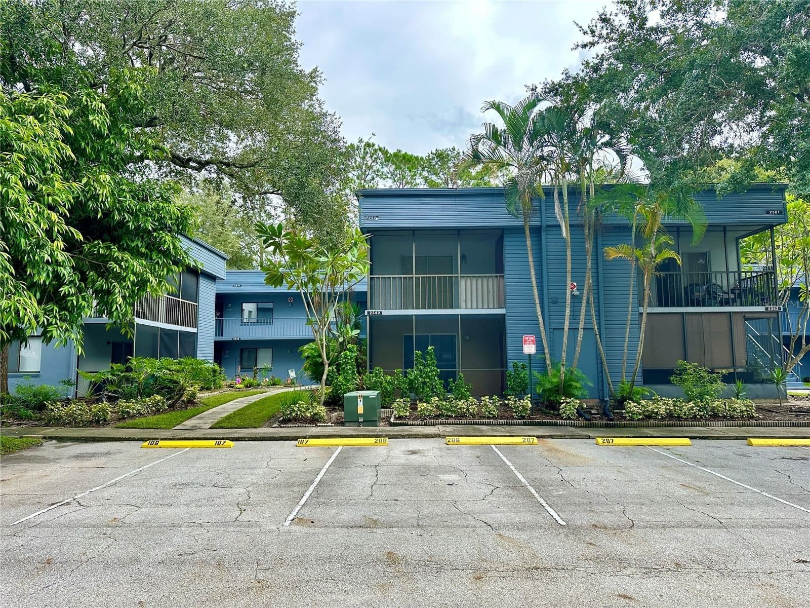 2349 OAK PARK
