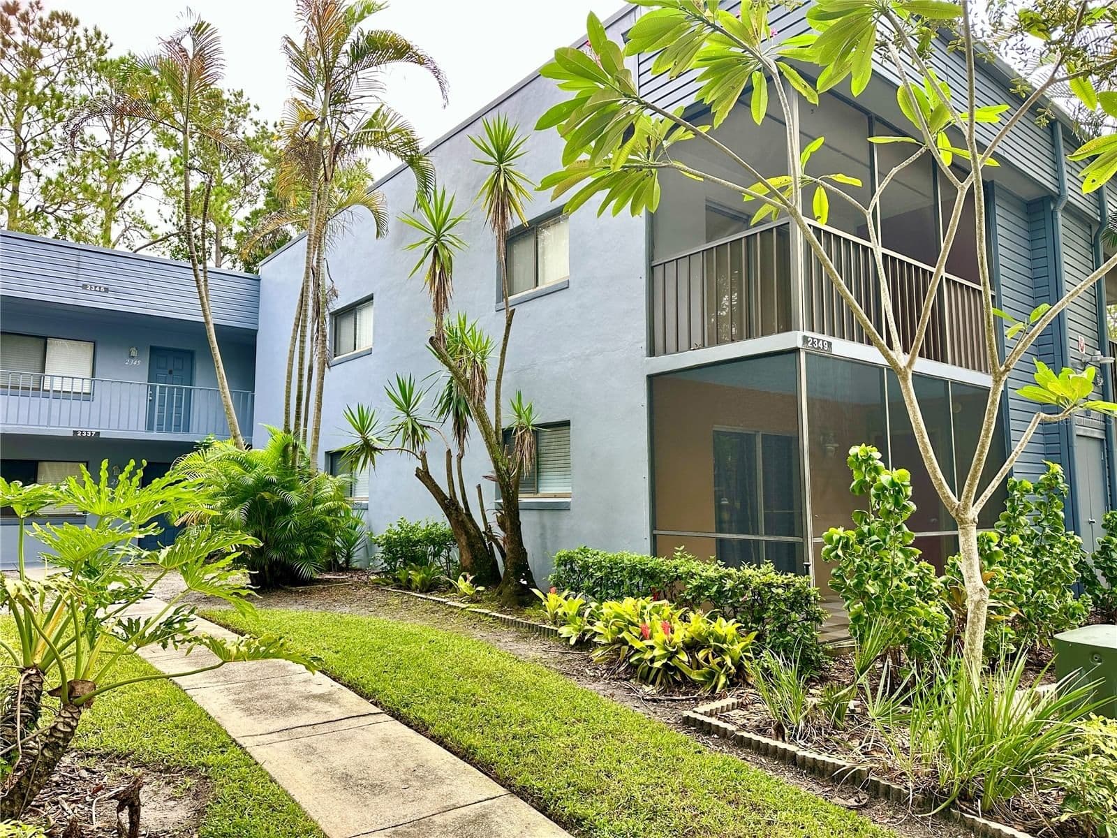 2349 OAK PARK
