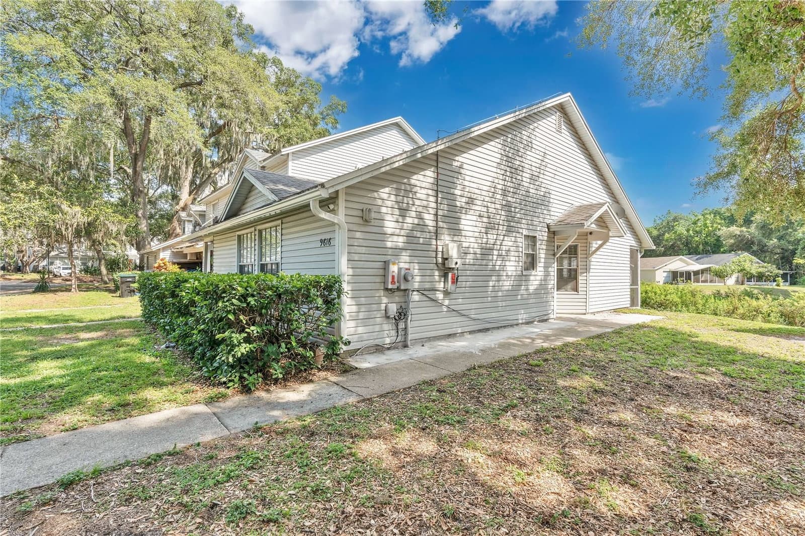 9616 RIVER WALK