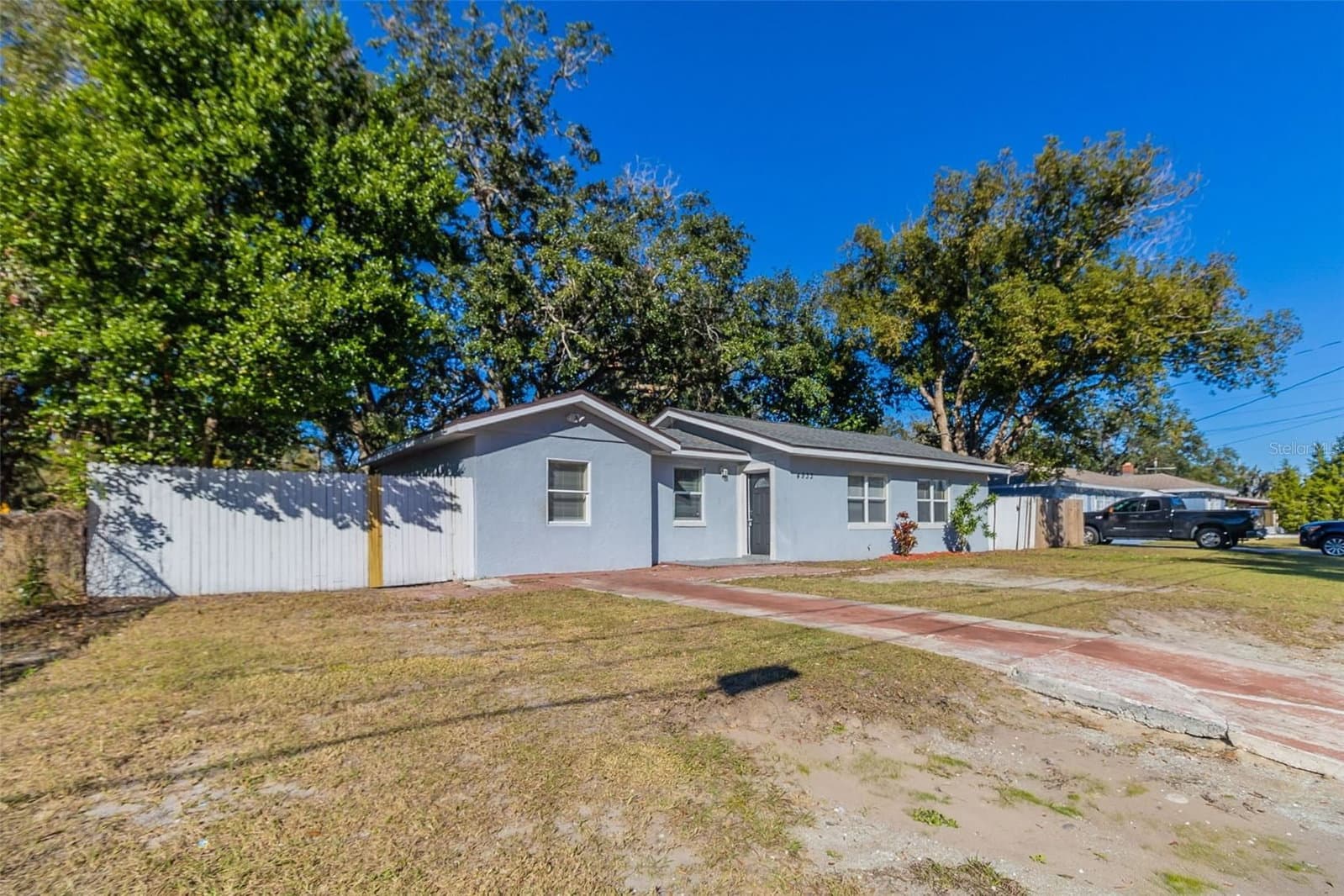 4933 BALBOA