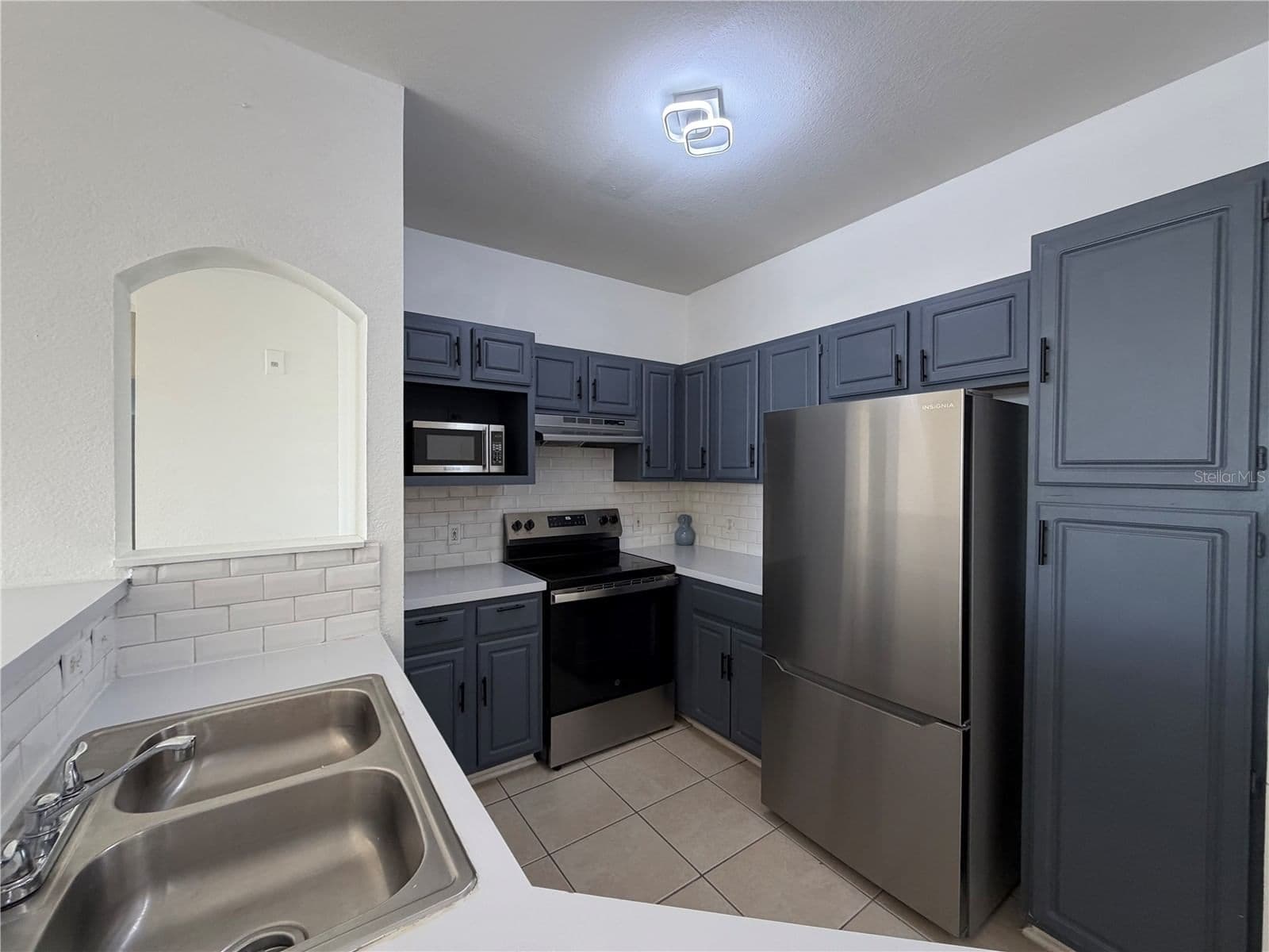3315 PARKCHESTER SQUARE