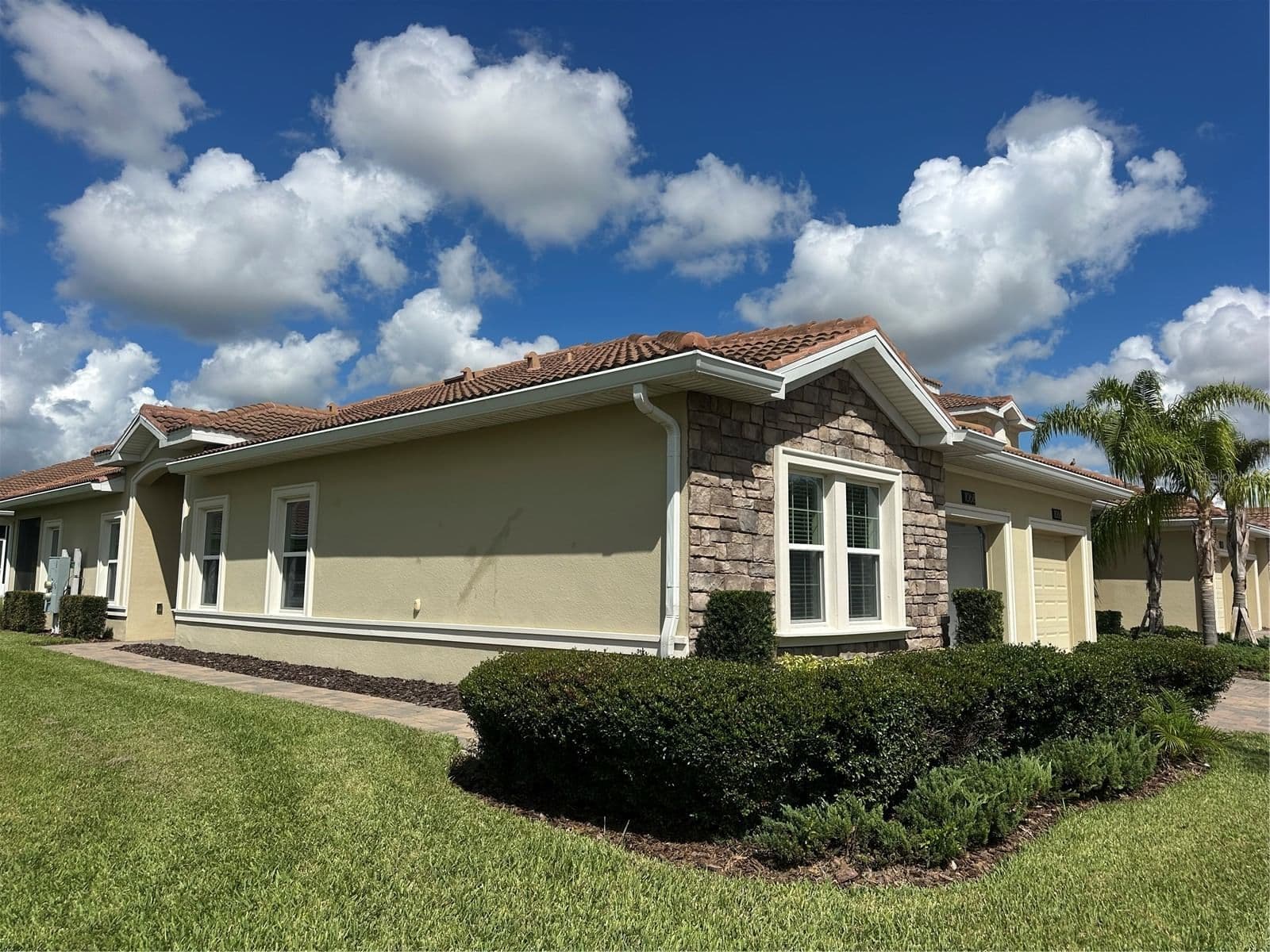 1068 QUAKER RIDGE