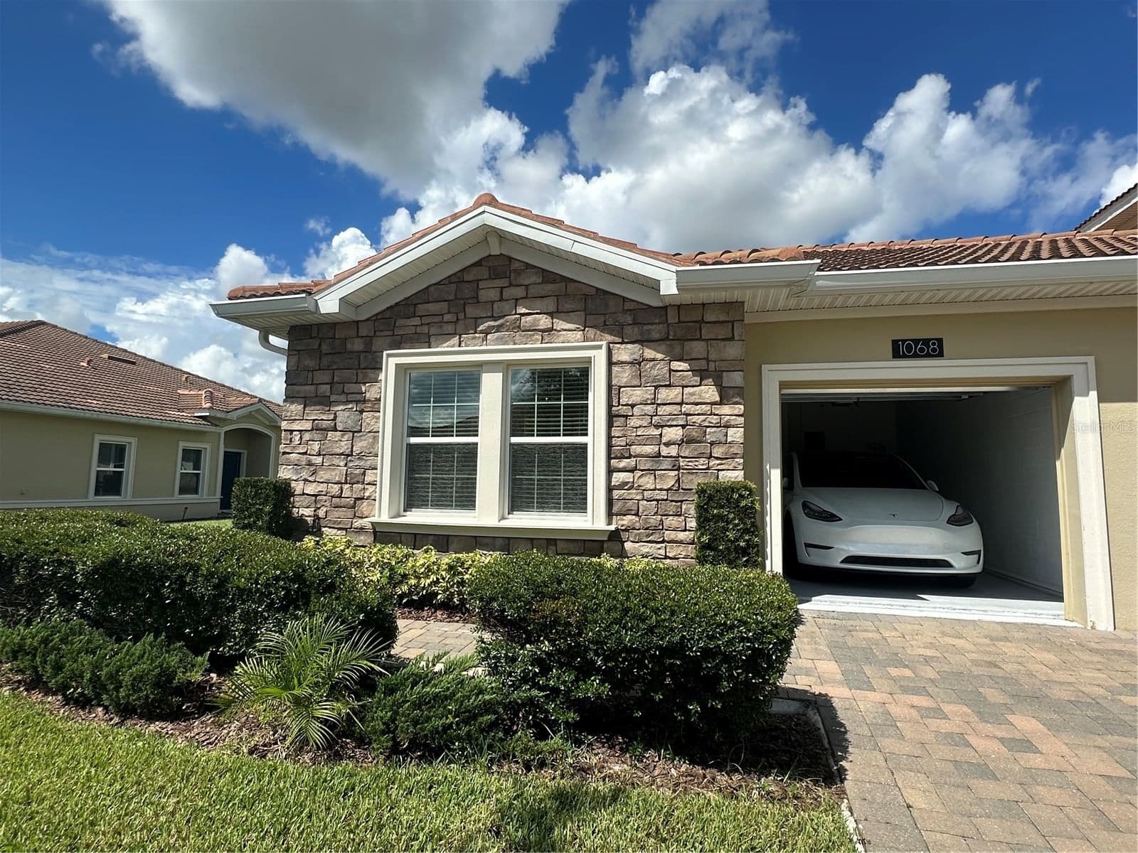 1068 QUAKER RIDGE
