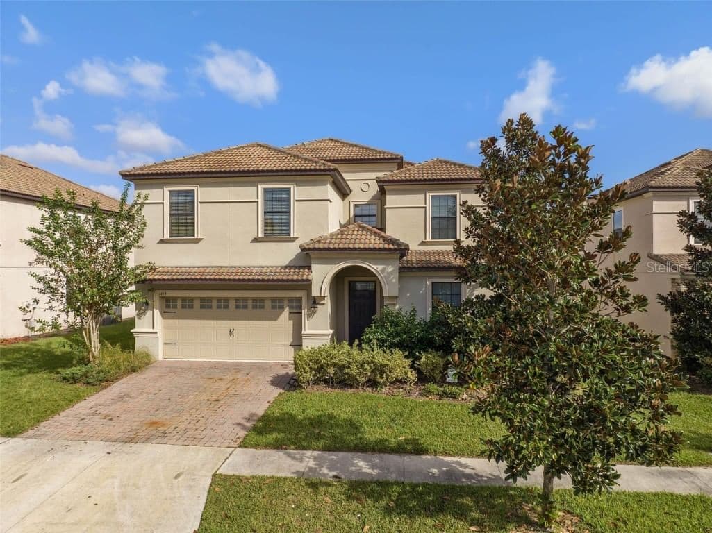 1453 BELLE TERRE