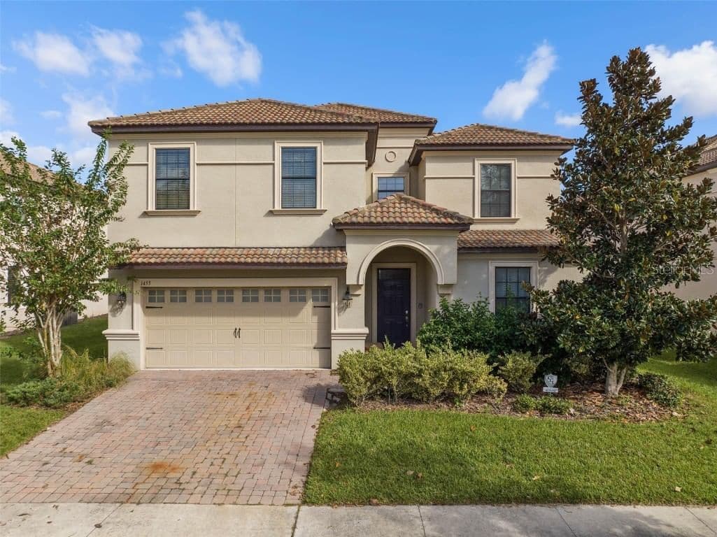 1453 BELLE TERRE