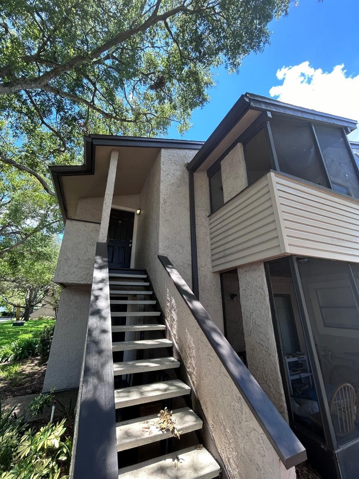 2948 ANTIQUE OAKS