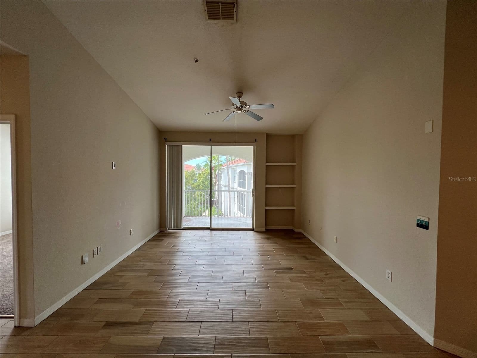 2537 MAITLAND CROSSING