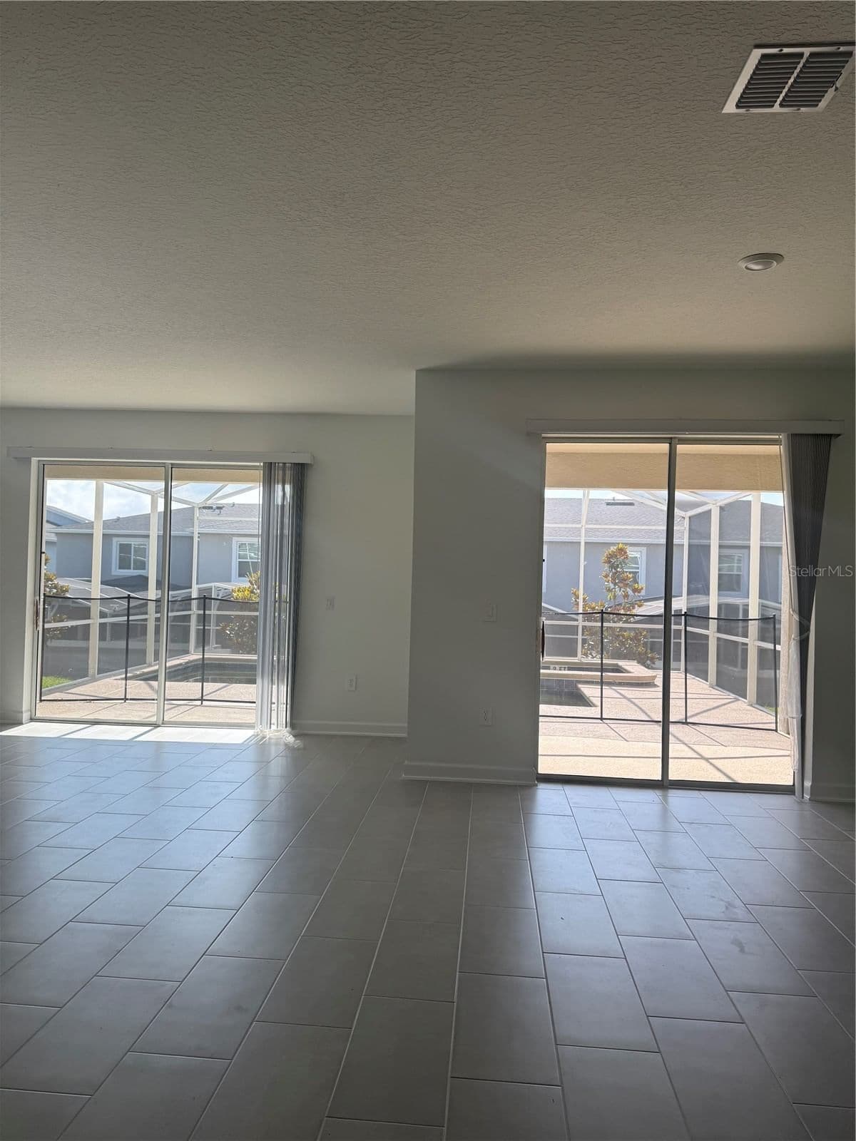 1123 KINGSBARN