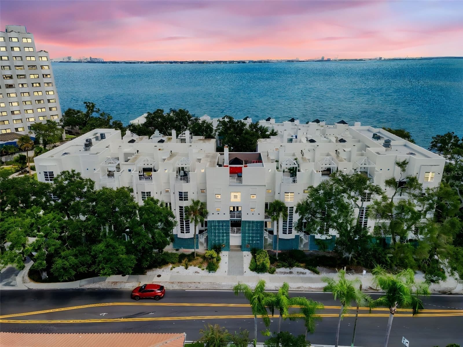 4950 BAYSHORE