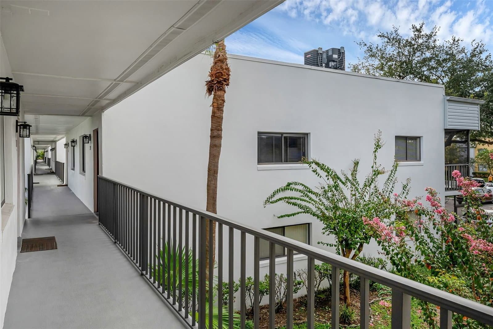 2597 OAK PARK