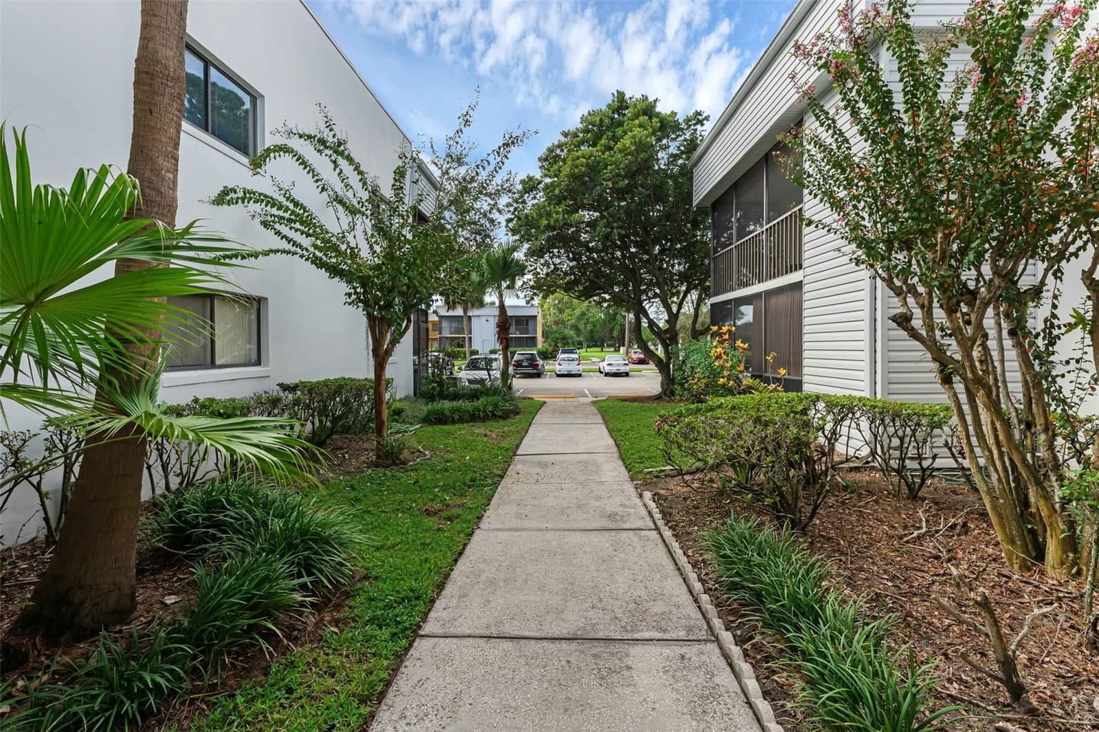 2597 OAK PARK