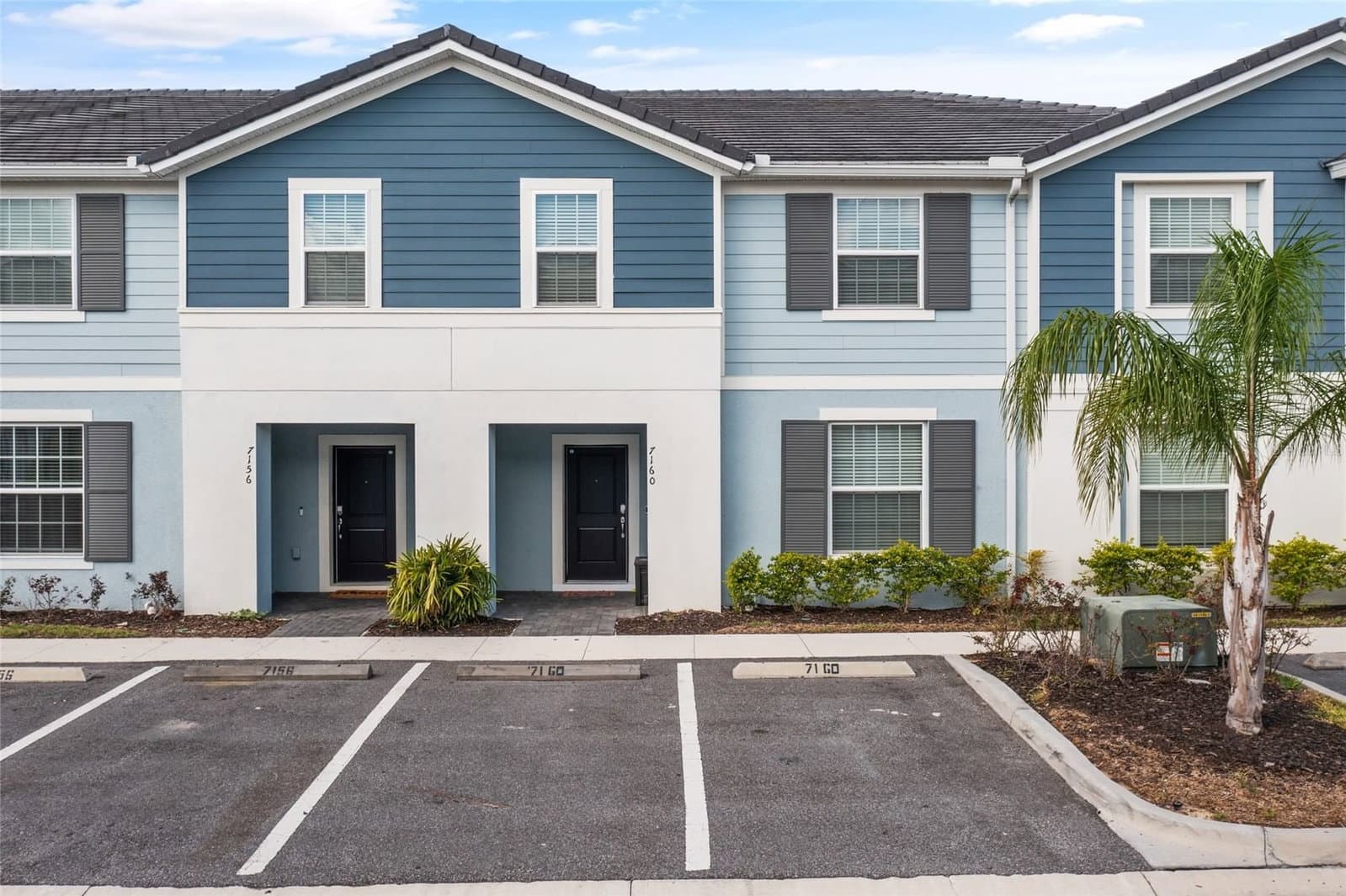 7160 OAKMOSS LOOP