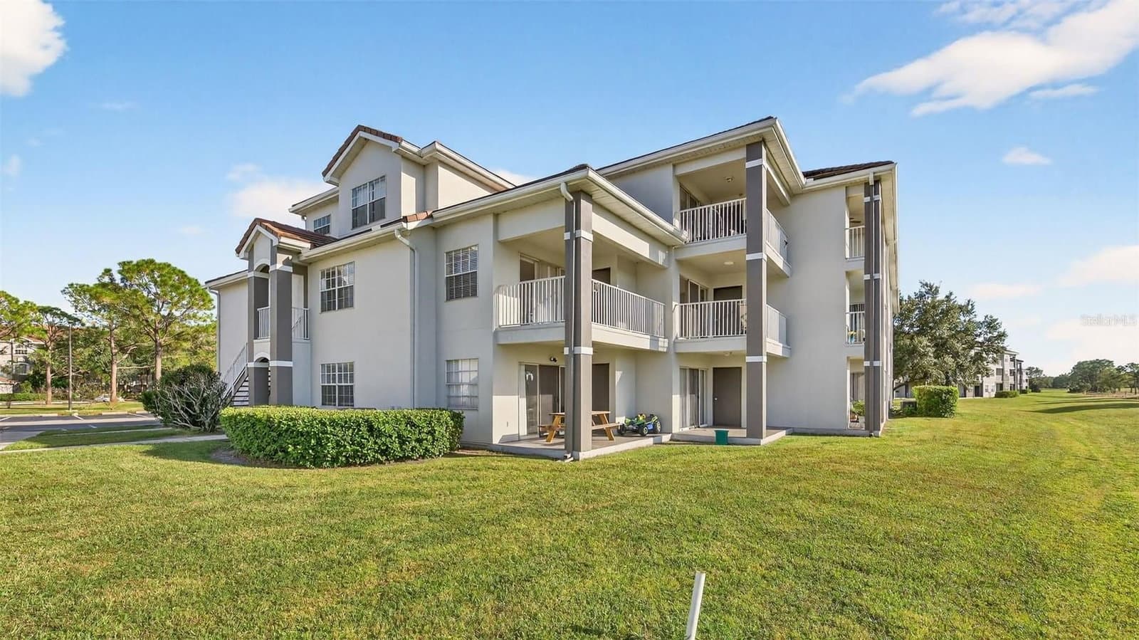13917 FAIRWAY ISLAND