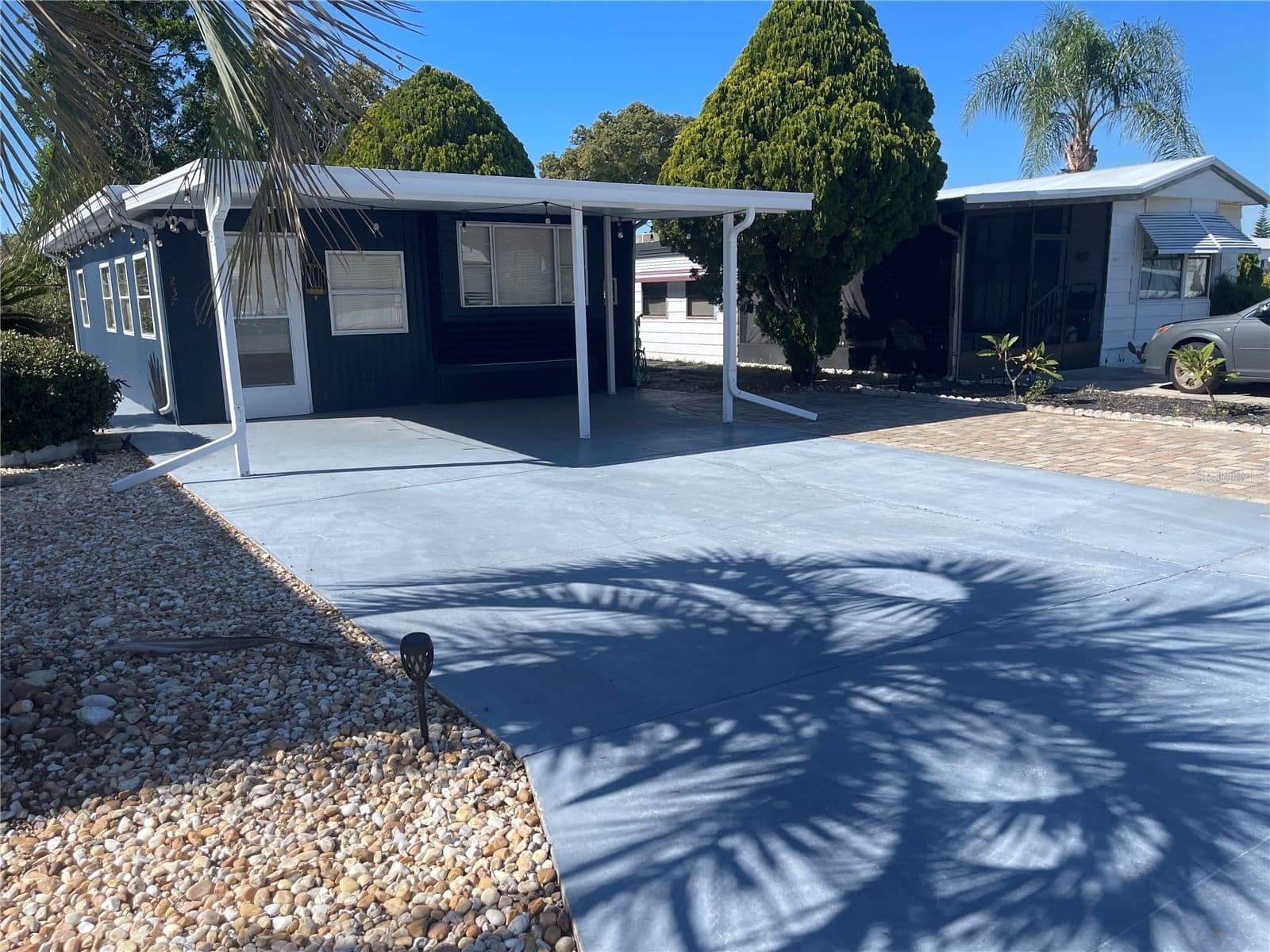 237 PALM CREST